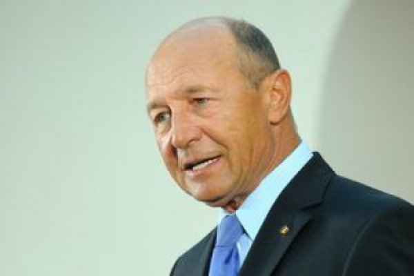 Traian Băsescu critică intenţia Guvernului de a majora unele taxe